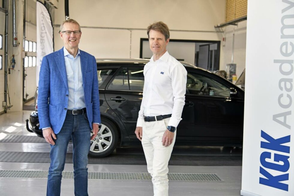 Johan Regefalk, vd KGK och Henrik Ivarsson, produktchef KGK Solutions.