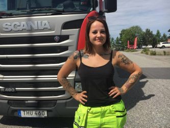 Populära Svenska Truckers lockar till chaufförsyrket