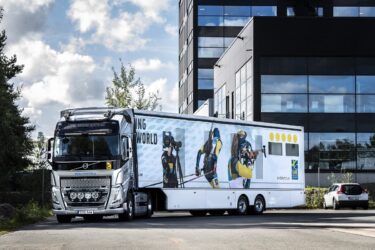 Volvo lastvagnar levererar ny vallatrailer till svenska skidskyttelandslaget