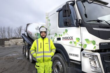 Swerock kör helelektrisk betongbil i Skåne